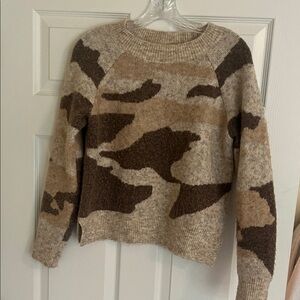 Moth Women's Camouflage Crew Neck Sweater - Brown and Tan